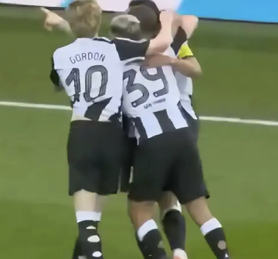 关于巴萨轻取勒沃库森，格列兹曼制霸全场的信息