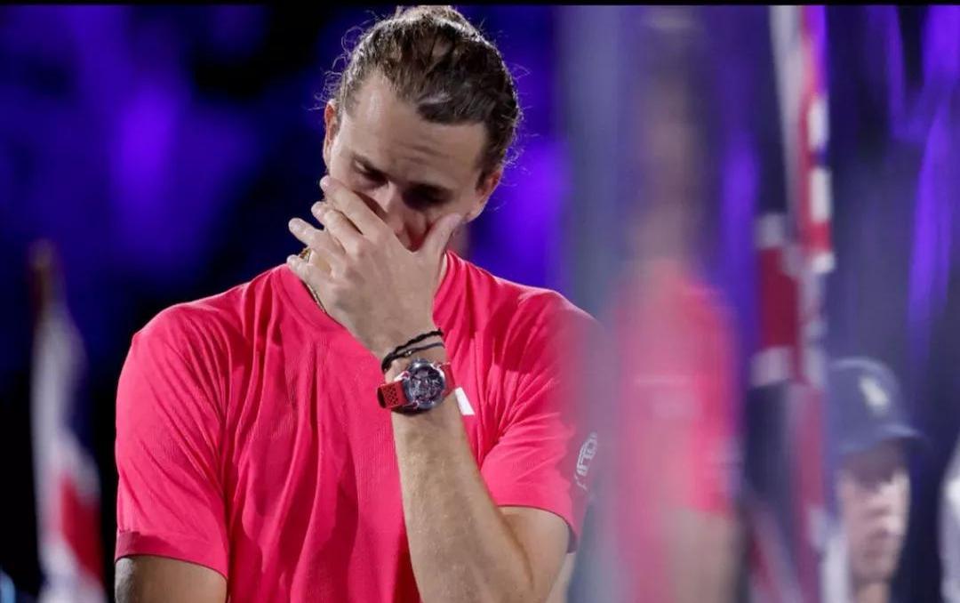 包含澳大利亚网球队翻盘意大利网球队，兹维列夫爆发神勇的词条