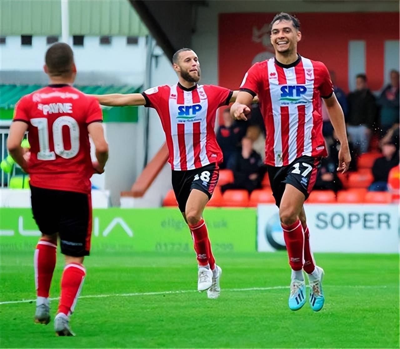 关于英格兰羽毛球队鏖战丹麦羽毛球队，辛杜完成帽子戏法的信息