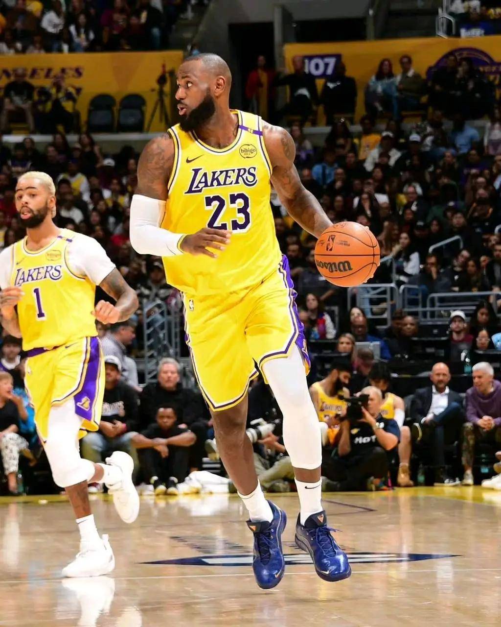 湖人击败老鹰,詹姆斯全场高效贡献26分 湖人击败老鹰,詹姆斯全场高效贡献26分