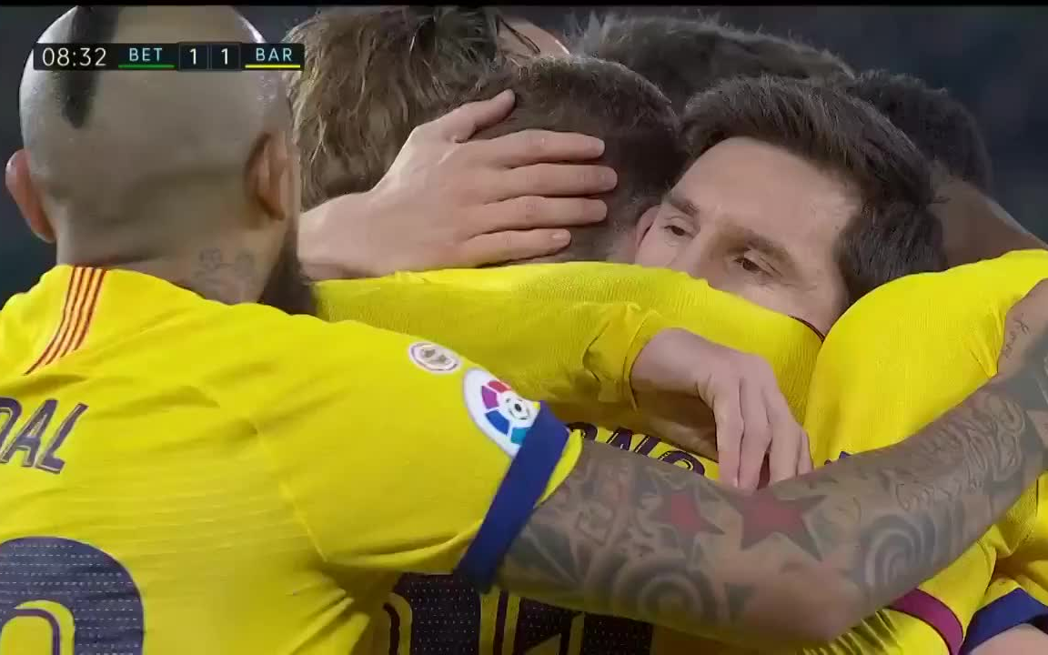 开云下载-包含莱斯特城客场大胜，范戴克上演帽子戏法为球队锁定胜局的词条