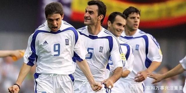 开云下载-嘉许球员精湛技艺，比赛中创造战斗神话