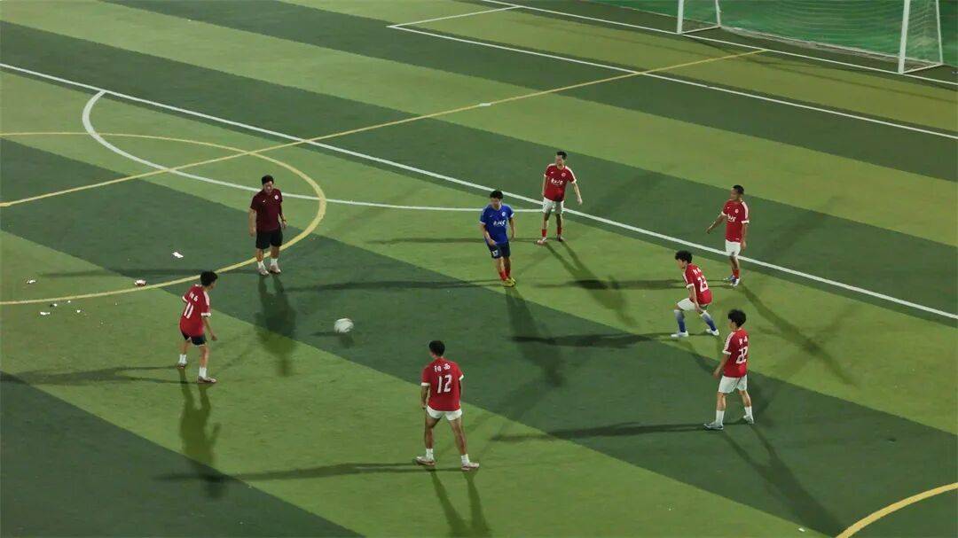 球队临近季末比赛，战术准备积极展开