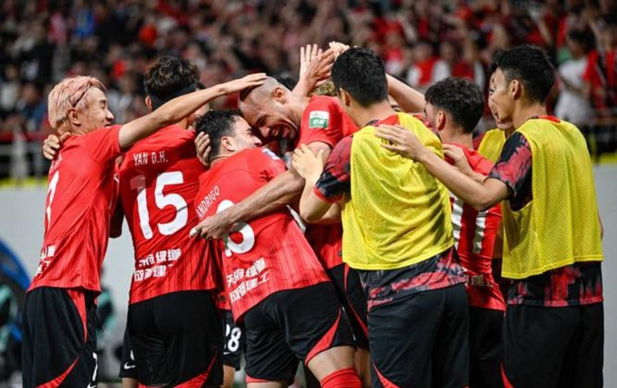 球队危机四伏！传闻内乱外援纷纷离队的简单介绍