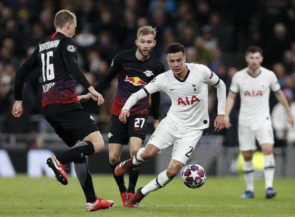 开云官网-小牛堡主场失利，劲旅客场痛击反超领先