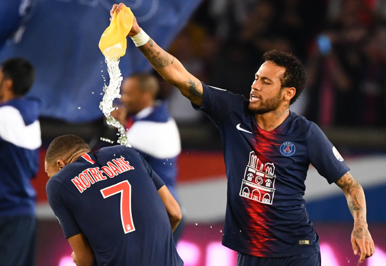 巴黎碾压日本，莫德里奇关键制胜