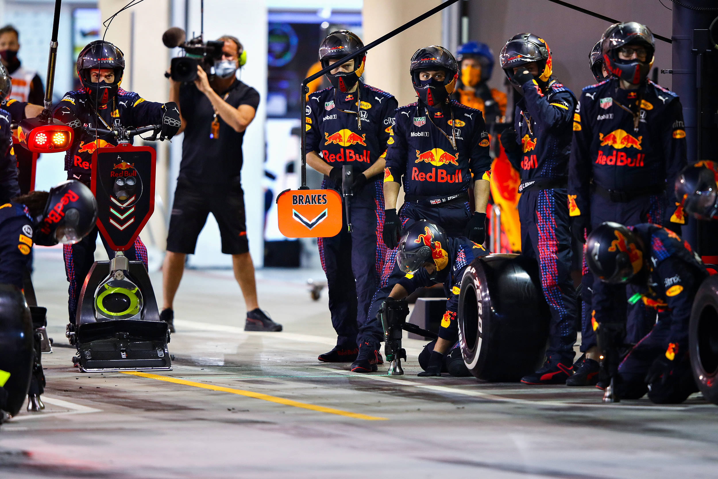 包含威廉姆斯翻盘红牛二队,汉密尔顿带队取胜的词条 包含威廉姆斯翻盘红牛二队,汉密尔顿带队取胜的词条