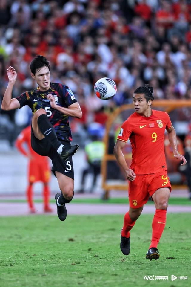 韩国队绝杀英格兰队，奥恰洛夫关键制胜的简单介绍