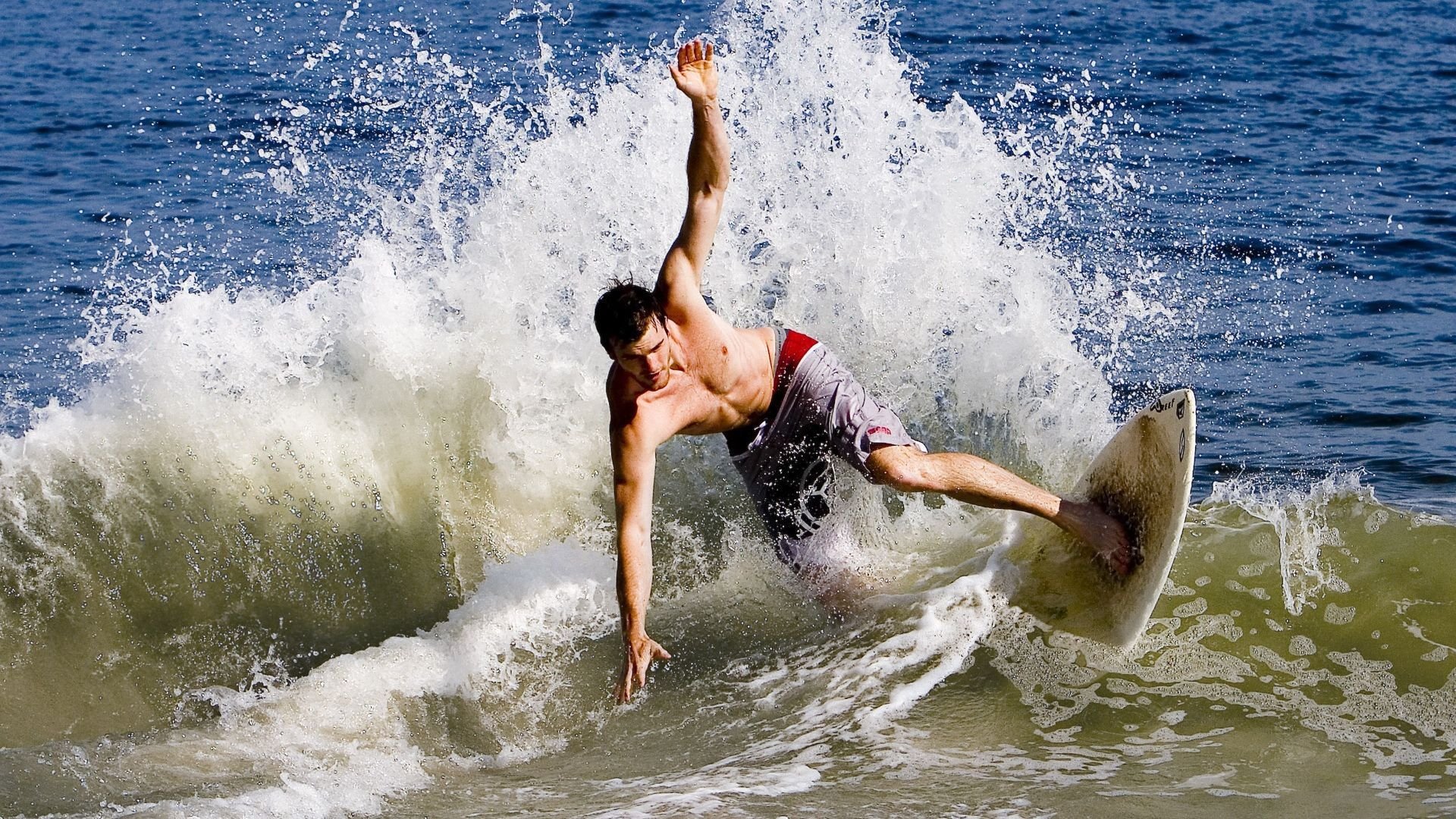 罗德里爆发改写欧洲格局,日本力克哥斯达黎加折射亚洲足球崛起